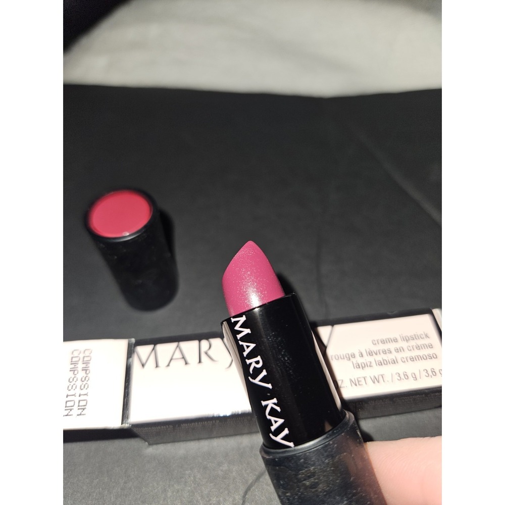 Mary Kay Cream Lipstick Compassion New - Picture 3 of 3